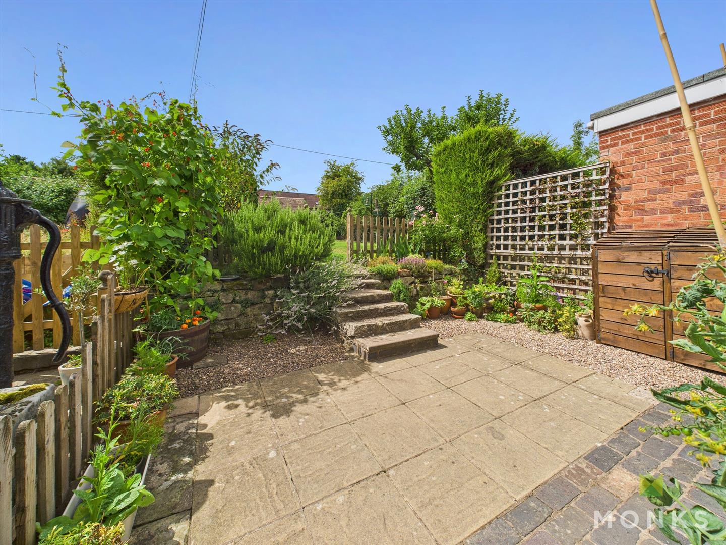 3 Model Cottages, Shrewsbury, SY4 4BW SSTC 3 Model Cottages, Shrewsbury, SY4 4BW SSTC